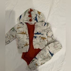 Carters boy outfit size 9 months